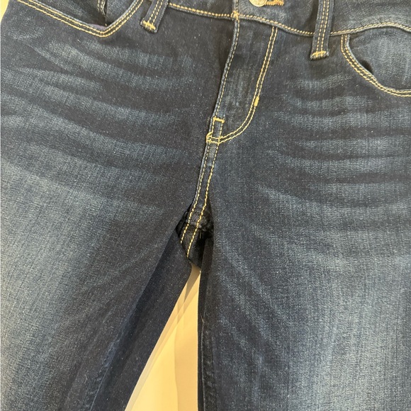 2/$20 Women's Guess Power Skinny Dark Blue Jeans - Picture 3 of 8